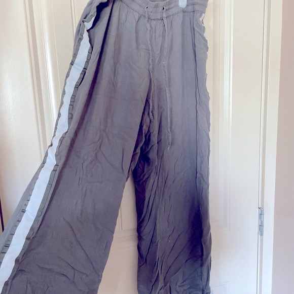 Indigo Rein green high-waisted lounge/club silk pant (size L) - Picture 1 of 2